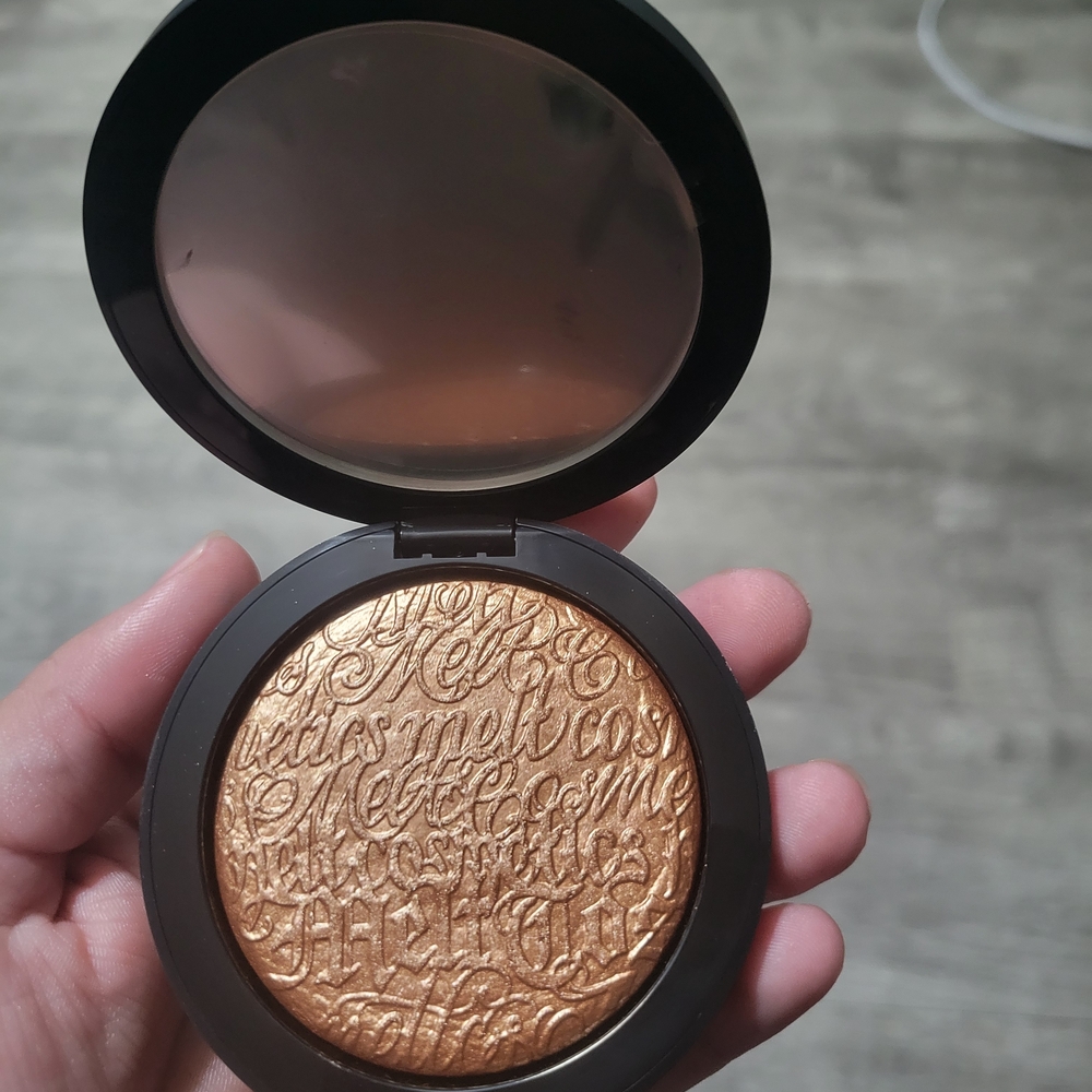Melt Cosmetics Bronze Compact - Picture 4 of 4